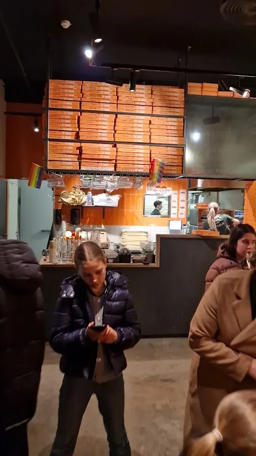 BookNoFees: Cafetaria – Digg Pizza – Oslo – Digg Pizza, fotografia 3