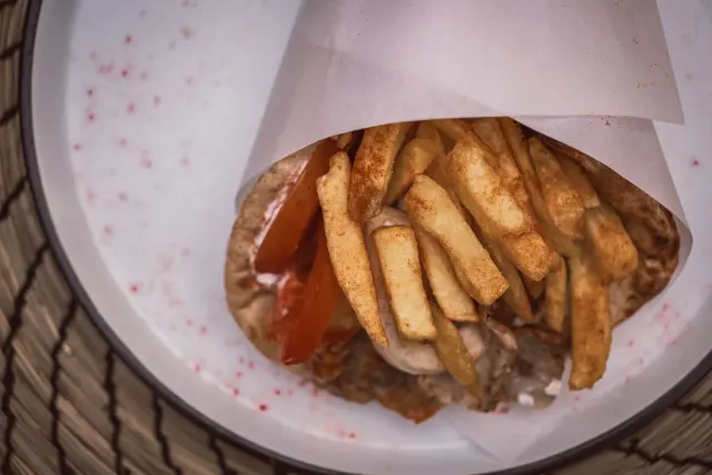BookNoFees: The Gyros Lab, Amsterdam