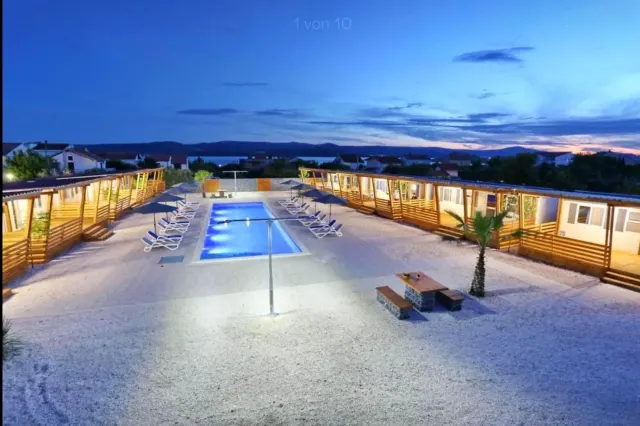 BookNoFees: Casa tranquila em estilo de autocaravana com piscina partilhada – Turanj