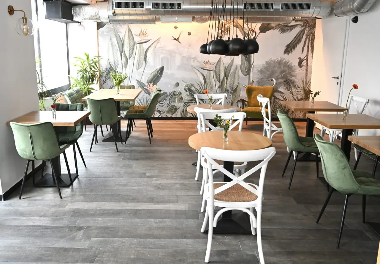 BookNoFees: Café – Café Friedl – Vienna – Café Friedl, fotografia 1