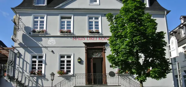 BookNoFees: Haus Drei Könige, Balve
