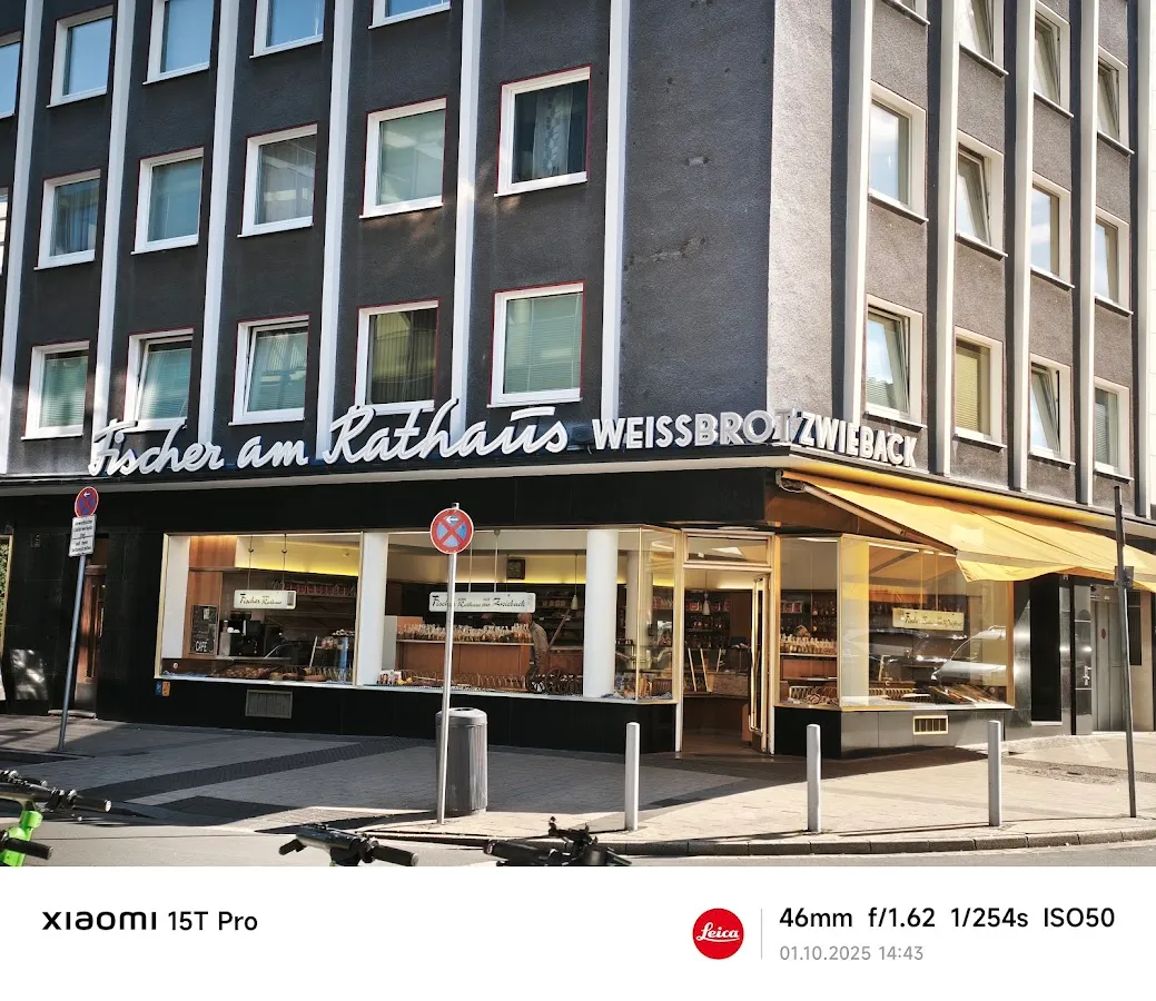 BookNoFees: Restaurante – Bäckerei Fischer am Rathaus – Dortmund – Padaria Fischer junto à Câmara Municipal, fotografia 1