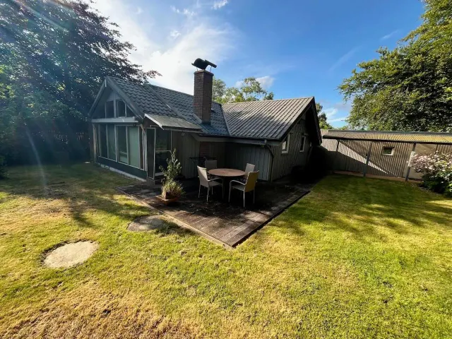 BookNoFees: Casinha de madeira tranquila com jardim privado – Brekendorf