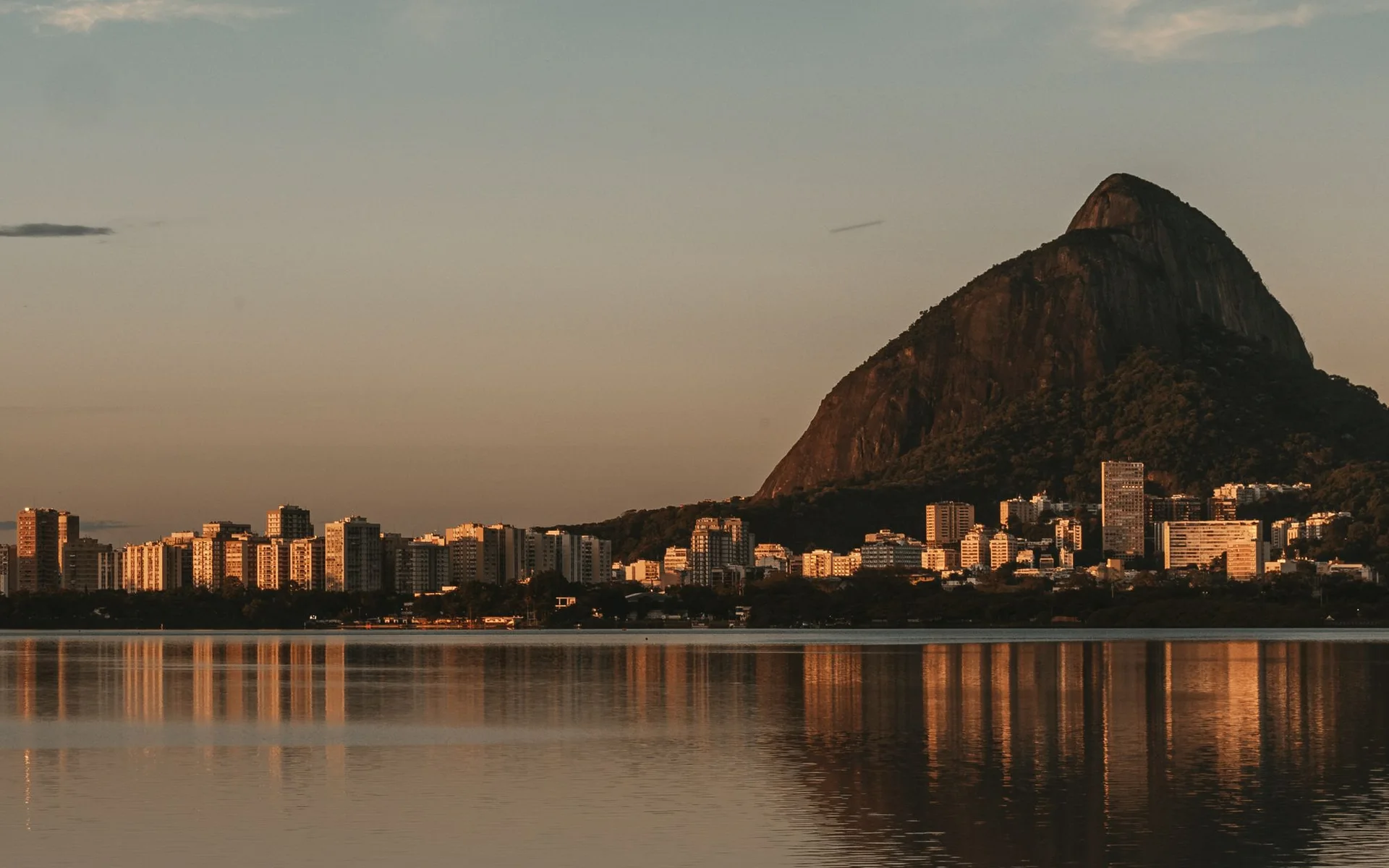 Rio de Janeiro e Pico do Pan ao pôr do sol