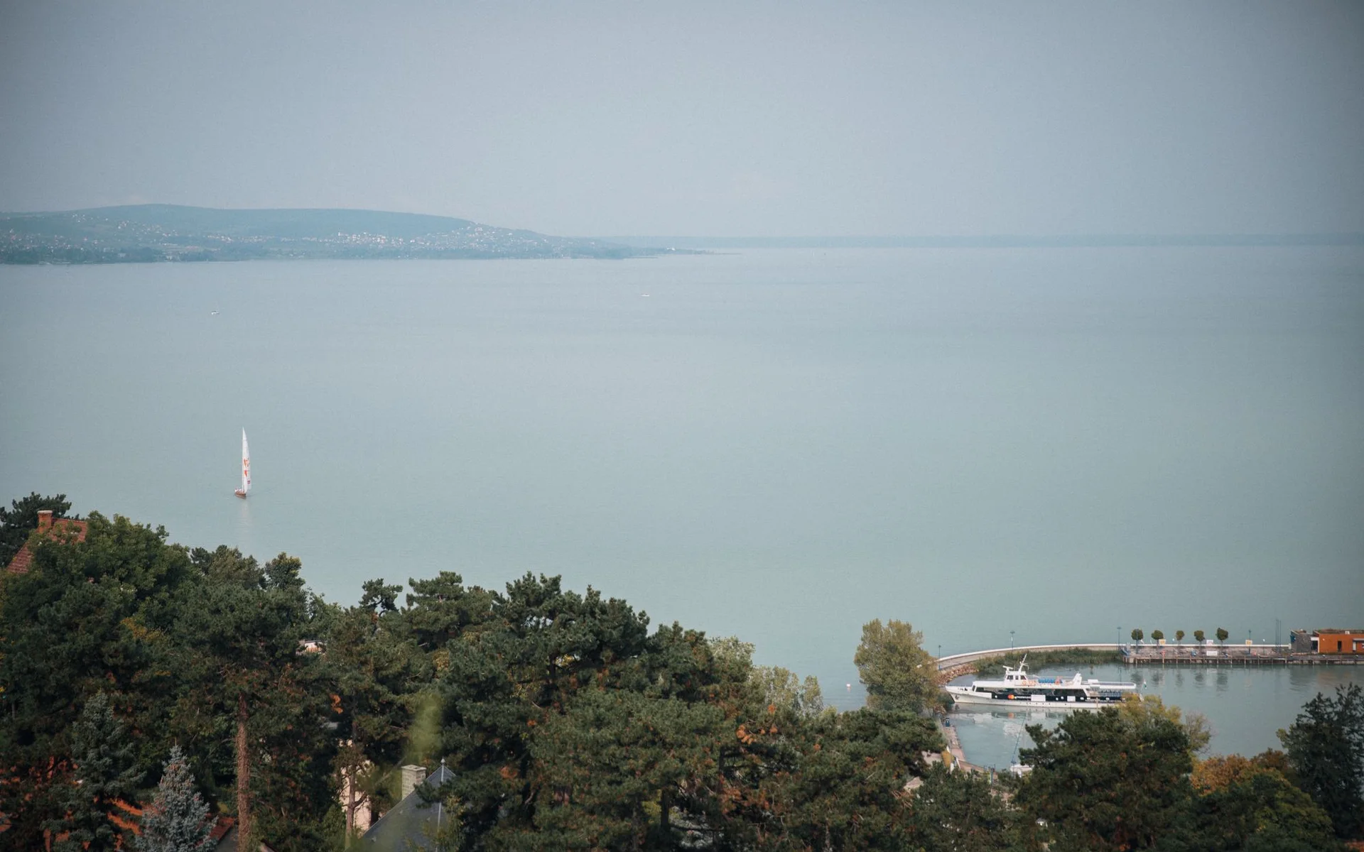 Vista de Tihany sobre o lago Balaton